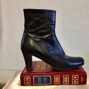 Taryn Rose Leather Ankle Boot, 38